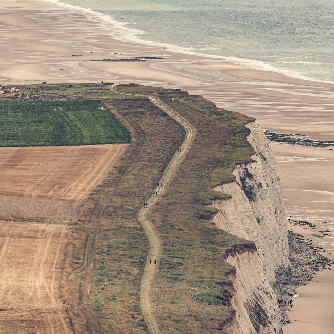 Cap Blanc-Nez.

Fun fact: Cap Blanc-Nez dankt zijn naam aan de witte neuzen van de Britse toeristen die een driedubbele laag zonnecreme op h